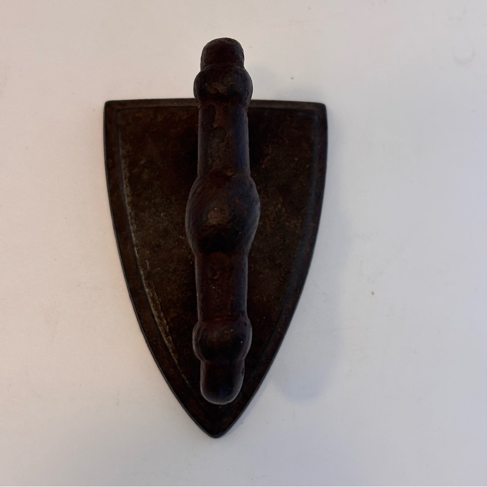 Vintage Cast Iron Miniature Pressing Iron - Picture 10 of 13